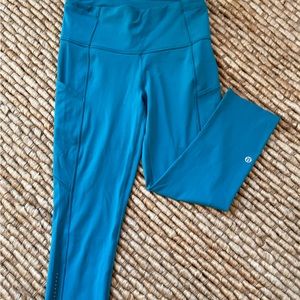Lululemon Cropped Capri - size 6
